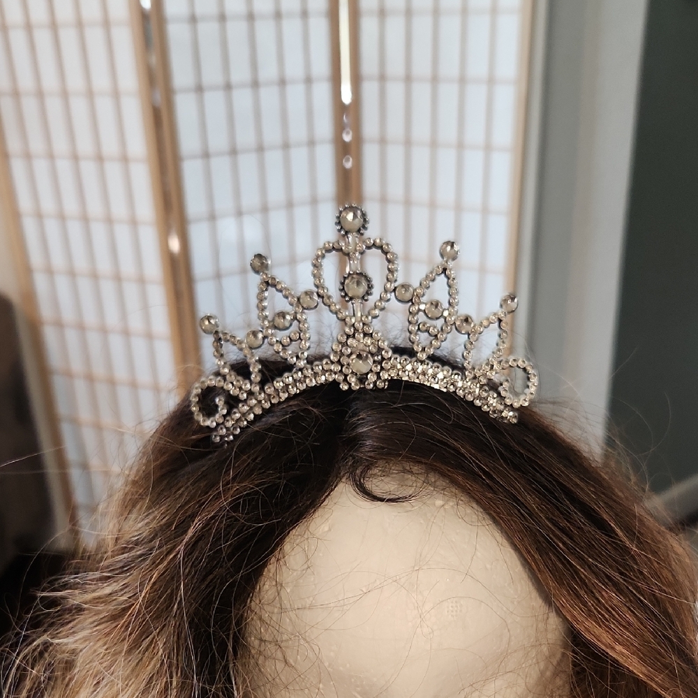 Tahari Silver Rhinestone Tiara Hair Crown - Picture 4 of 4